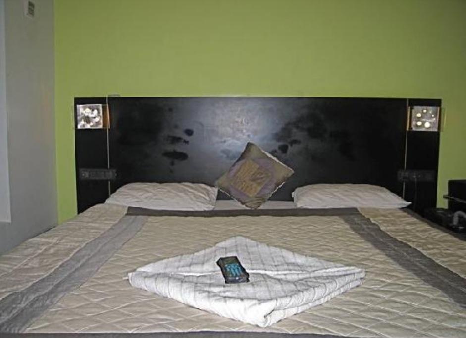 Hotel T.A.P. Gold Crest Μπανγκαλόρ Δωμάτιο φωτογραφία