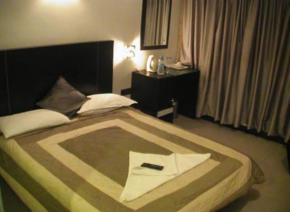 Hotel T.A.P. Gold Crest Μπανγκαλόρ Δωμάτιο φωτογραφία
