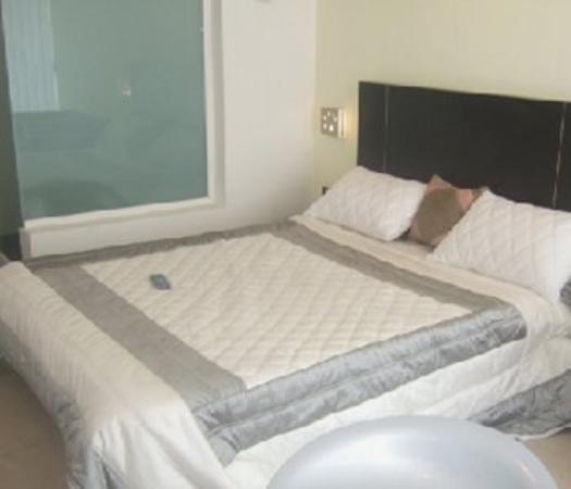 Hotel T.A.P. Gold Crest Μπανγκαλόρ Δωμάτιο φωτογραφία